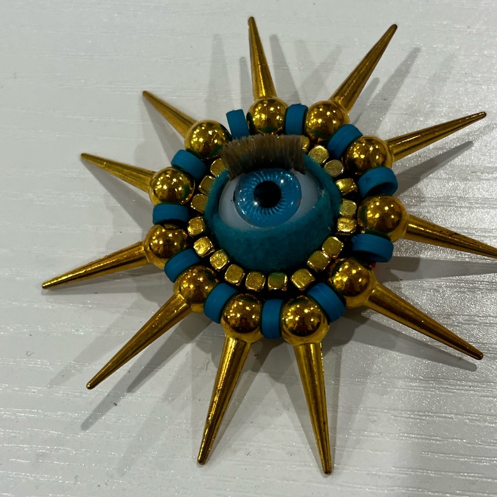Sunburst Turquoise and Gold Eyeball Brooch - Designer Statement Jewelry - Picture 7 of 7